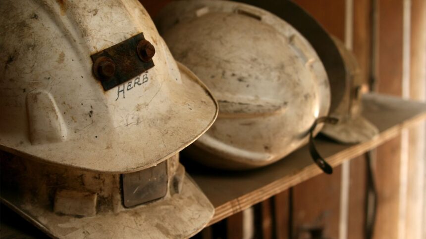Alerta en Chile: 30 muertes laborales por caídas en altura destacan deficiencias en seguridad y prevención
