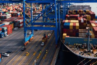 Exportaciones chilenas marcan récord de US$52.817 millones en primer semestre impulsadas por minería y servicios