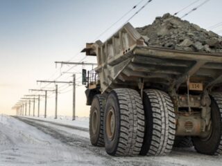 Tecnología Trolley Assist en Chile logra reducción del 97,6% en emisiones de CO₂ en camiones mineros y promueve eficiencia operativa