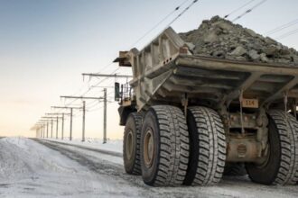 Tecnología Trolley Assist en Chile logra reducción del 97,6% en emisiones de CO₂ en camiones mineros y promueve eficiencia operativa