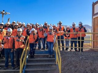 Estudiantes de Ingeniería en Metalurgia de Inacap Calama Amplían Conocimientos en Visita a Codelco Ministro Hales