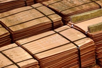 Expertos Convocados para Definir Precio del Cobre y PIB No Minero en Presupuesto 2026