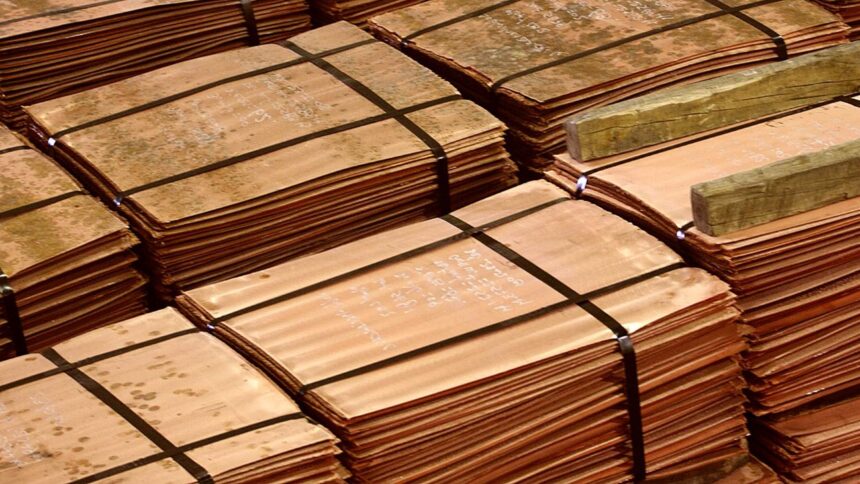 Expertos Convocados para Definir Precio del Cobre y PIB No Minero en Presupuesto 2026