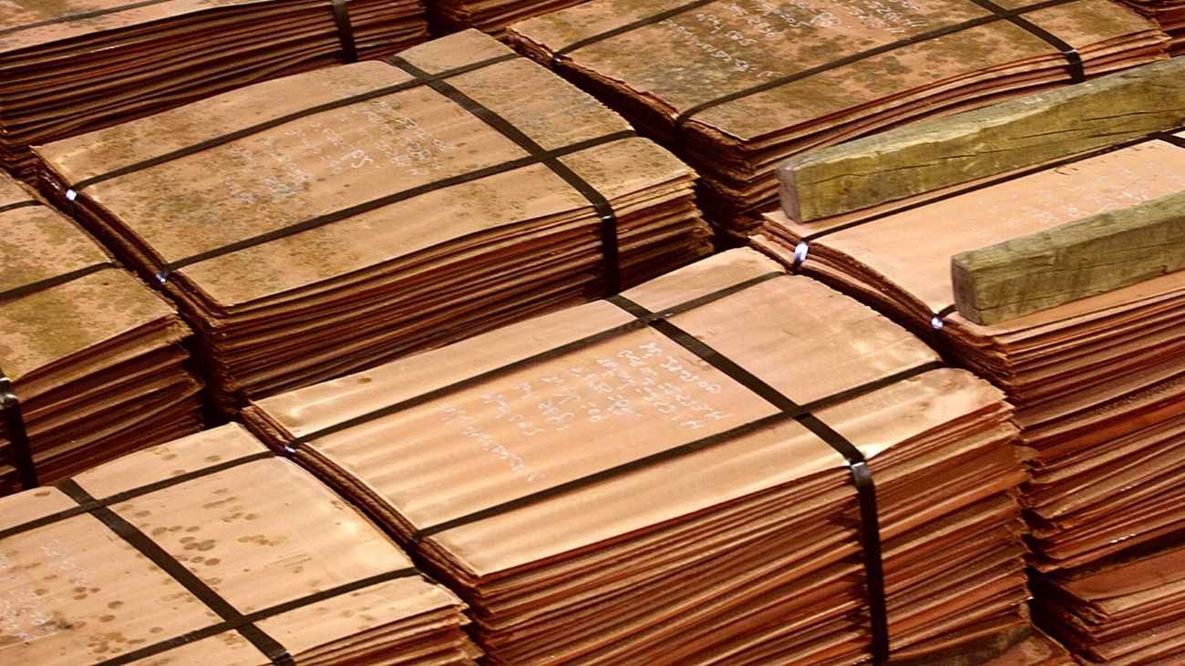 Expertos Convocados para Definir Precio del Cobre y PIB No Minero en Presupuesto 2026