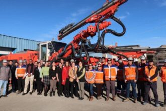 Atacama Kozan Revoluciona la Minería con Innovador Jumbo de Perforación Sandvik DD321 para Mayor Eficiencia y Seguridad