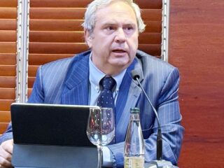 Pedro Correa de BHP expone hoja de ruta de inversiones por US$ 17 billones ante socios de Aprimin