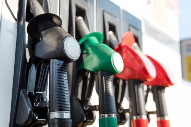 Importante caída en la bencina: revisa cómo variará el precio de los combustibles desde este jueves