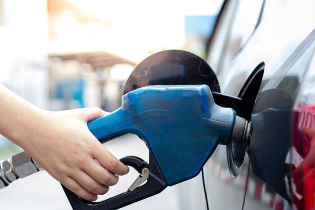 Enap anuncia fuerte caída en precios de bencinas, mientras que el diésel sube