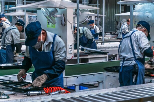 El auge exportador en China no frena los recortes de sueldos y el aumento de la presión sobre los trabajadores