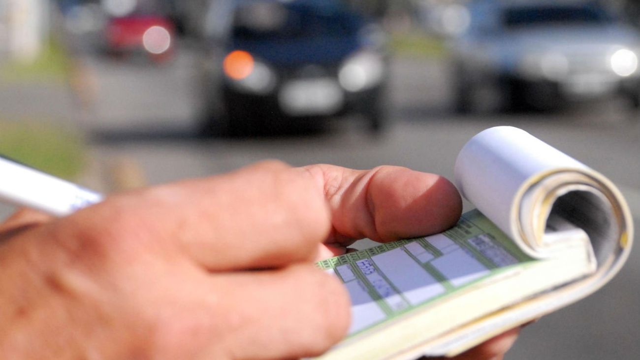 Riesgos legales por multas no pagadas al conducir en Chile: consejos