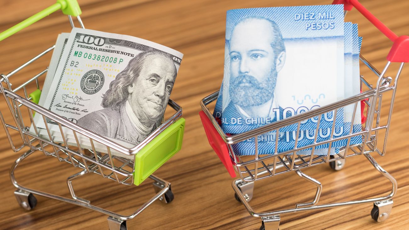 Dólar al alza en Chile por incertidumbre en EE. UU. tras feriado