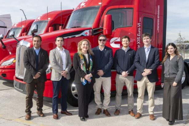 Grupo Komatsu Cummins lidera la sostenibilidad con nueva flota de 13 vehículos eléctricos y reduce emisiones en Chile