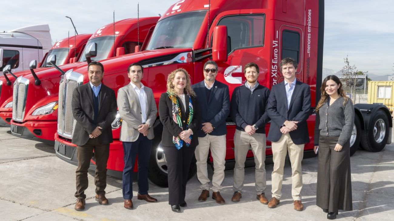 Grupo Komatsu Cummins lidera la sostenibilidad con nueva flota de 13 vehículos eléctricos y reduce emisiones en Chile