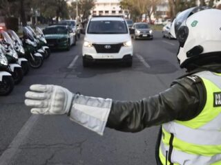 Santiago Implementa Restricción Vehicular hasta Agosto para Combatir la Contaminación: Detalles y Calendario Completo