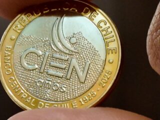 Ya está en circulación: ¿Vale la pena guardar la nueva moneda de $100? En esto debes fijarte