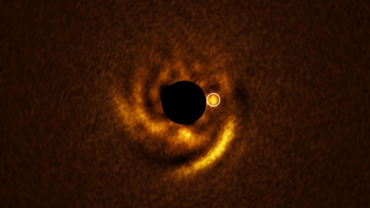 Astrónomos captan el nacimiento de un planeta en tiempo real