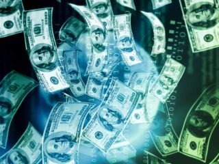 Dólar cede más de $10 frente al peso: mercados siguen atentos a cualquier nuevo arancel de Trump