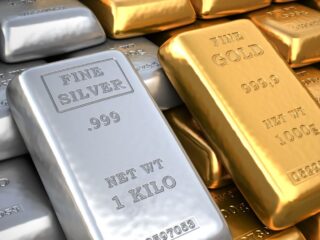 Plata en Alza y Oro Retrocede: Impacto del Acuerdo Comercial USA-Japón