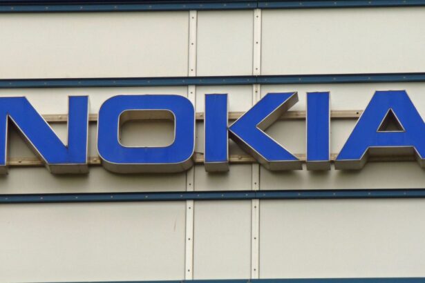 Nokia se desploma en bolsa por ajuste de proyecciones y aranceles
