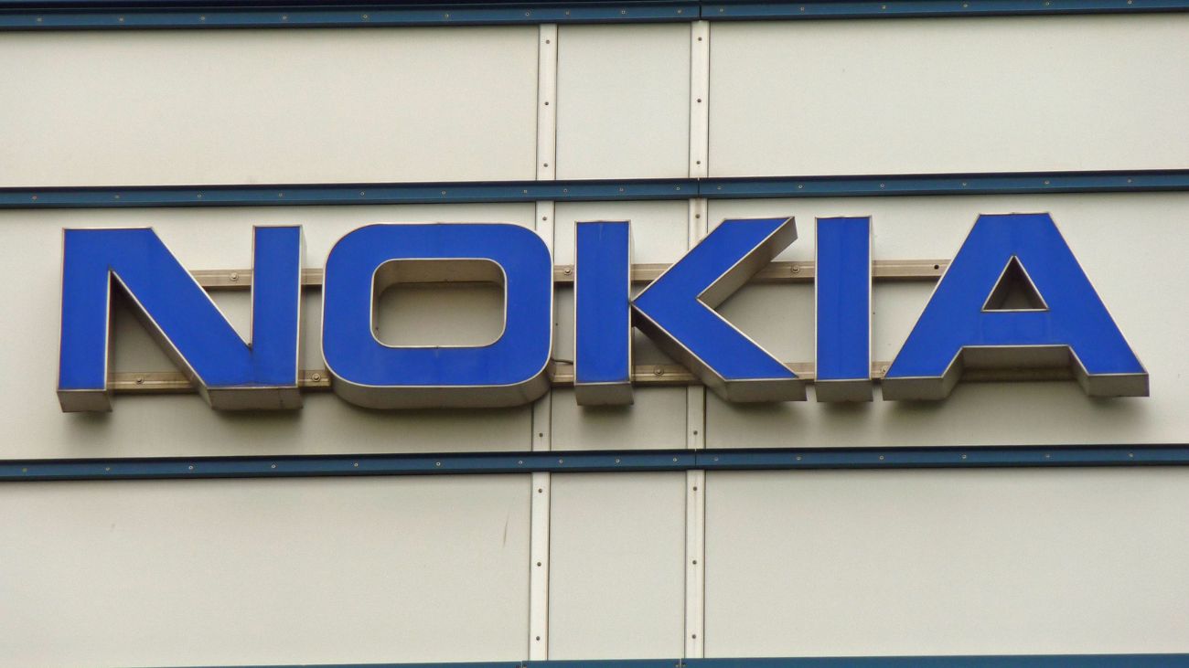Nokia se desploma en bolsa por ajuste de proyecciones y aranceles