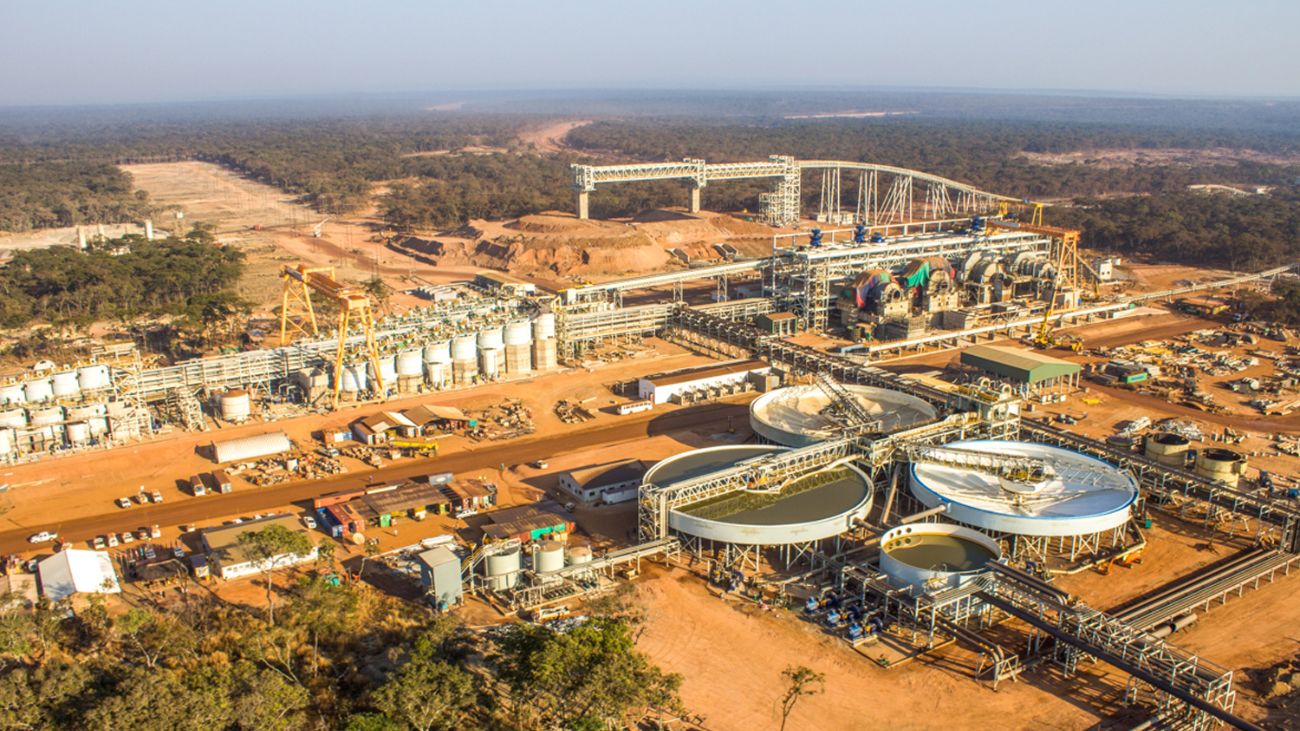 First Quantum considera prepago de oro para elevar su balance en Zambia