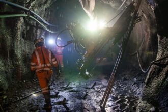 Enaex y Codelco logran la tronadura subterránea remota pionera en Chile
