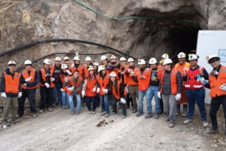Visita a Mina El Bronce: Alumnos de Minería enriquecen conocimientos prácticos