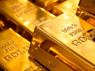 Desafío en los Mercados Asiáticos por Precios Elevados del Oro