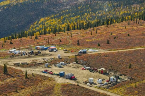 Venta de acciones de Kinross en proyecto White Gold en Yukon