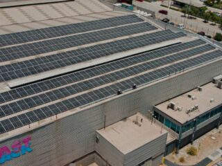 Fastpack apuesta por la energía solar con la ayuda de Enel X