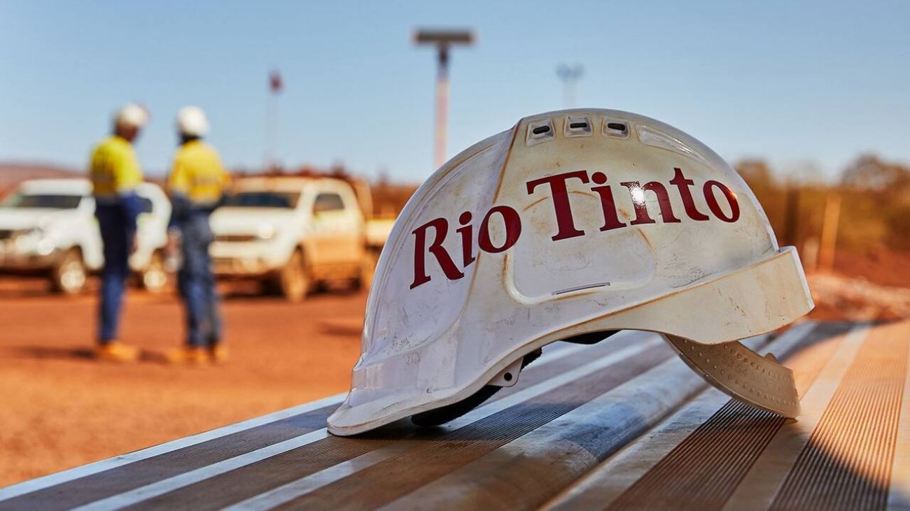 Rio Tinto afronta desafíos financieros por bajos precios del hierro
