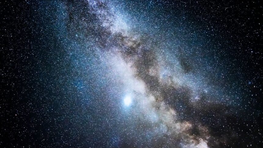 Evidencia de Canibalismo Galáctico: Vía Láctea "devora" otra galaxia
