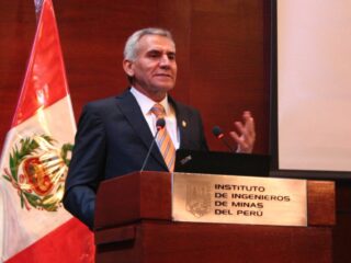 Desafíos de la minería ilegal en Perú: impacto económico y social.