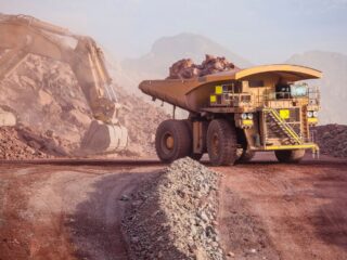Producción Industrial en Chile: Alza en Manufactura y Descenso en Minería