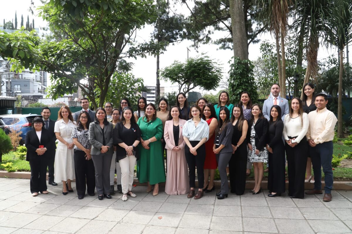 AME Chile realiza gira centroamericana junto a OLADE para impulsar redes de mujeres en energía