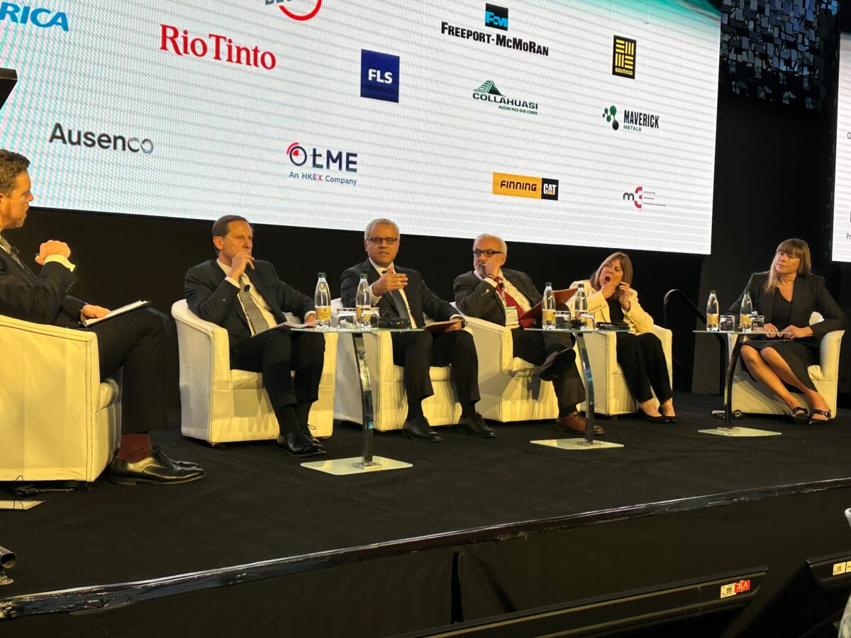 Presidente de Escondida | BHP es reconocido como ejecutivo del año de la industria minera