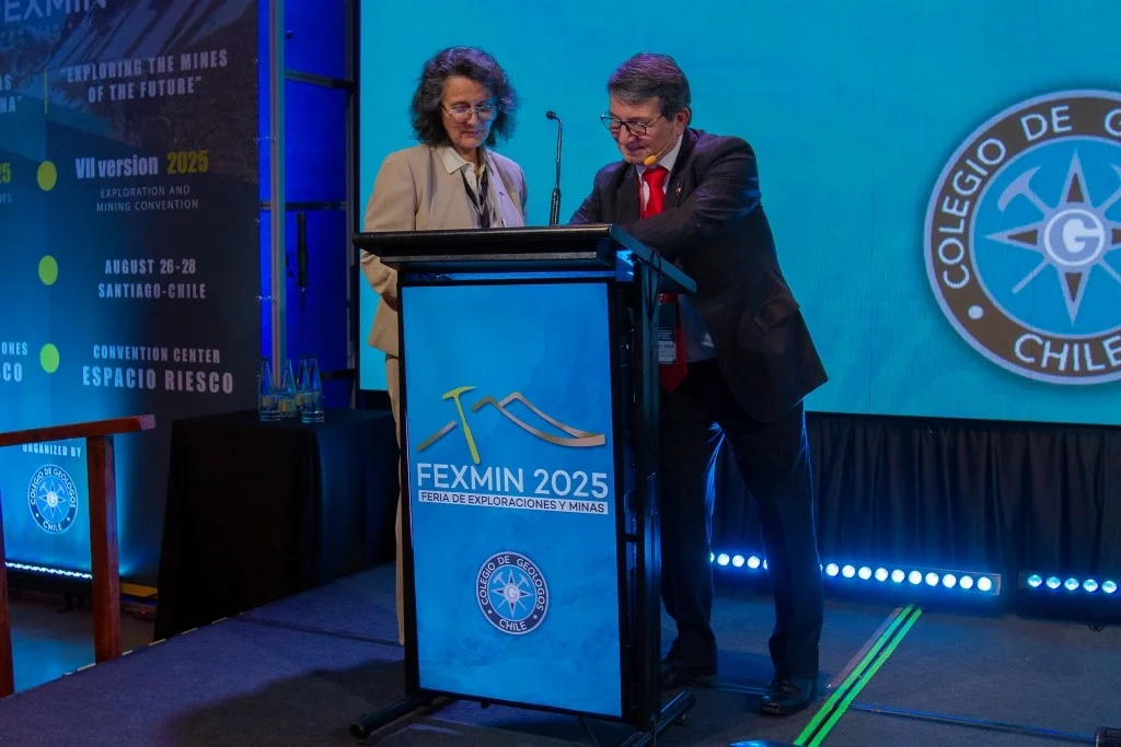 La Cámara Minera de Chile y el Colegio de Geólogos de Chile firman memorándum de colaboración La Cámara Minera de Chile y el Colegio de Geólogos de Chile firman memorándum de colaboración