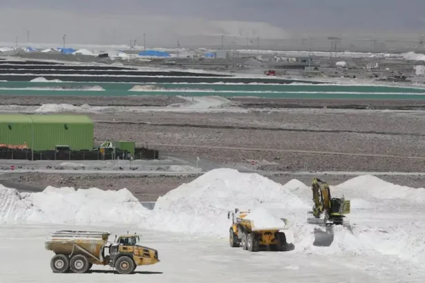 Baja del litio impacta en pagos a Corfo: SQM desembolsa menos a Fisco