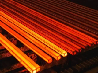 Caída del mineral de hierro: BHP y China en la mira