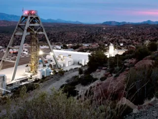 Trump arremete contra corte por detener proyecto de cobre en Arizona.