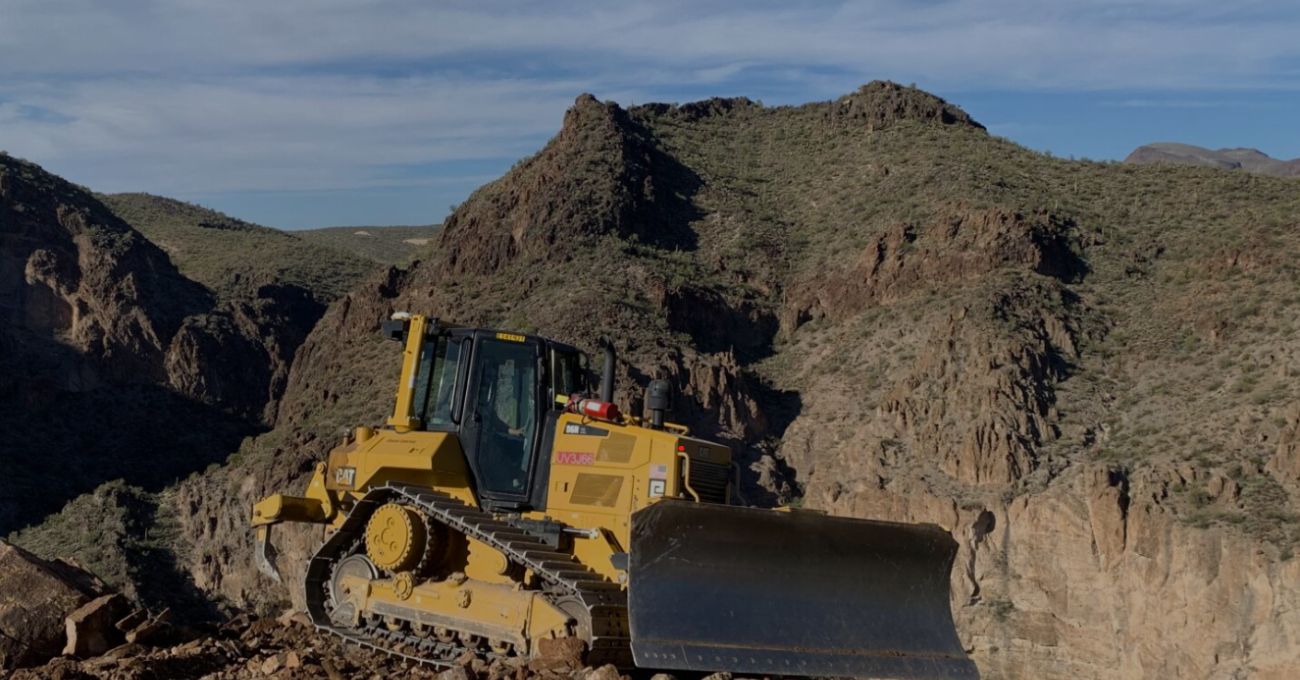 El oro de Sitka se cruza con múltiples ocurrencias de oro visible desde cerca de la superficie en seis pozos iniciales de perforación diamantina completados en la zona de contacto, Proyecto de oro RC, Yukón