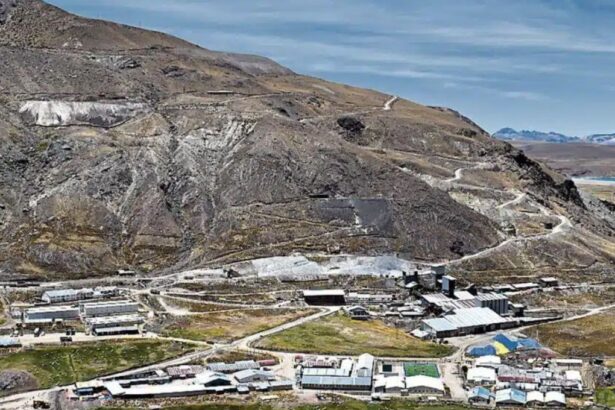 Perú: Minera Bateas alcanza 60% de avance en exploraciones y refuerza apuesta por oro y plata en Arequipa
