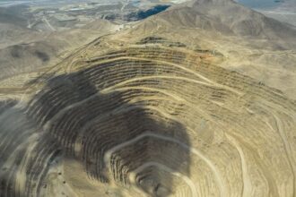 Lomas Bayas: Estrategia Sostenible de Crecimiento Minero al 2024