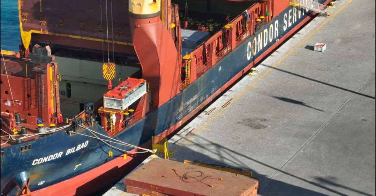 Terminal Puerto Coquimbo recibe al Cóndor Bilbao con carga clave para proyecto minero