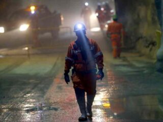 Importante rescate en mina tras deslizamiento provocado por sismo: 48 horas cruciales.