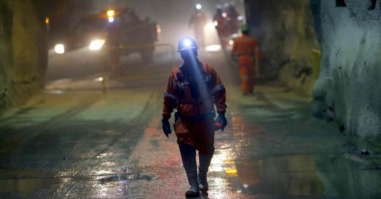 Importante rescate en mina tras deslizamiento provocado por sismo: 48 horas cruciales.