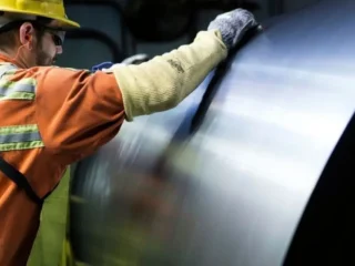 Cleveland-Cliffs asegura contratos de acero a largo plazo con fabricantes de autos