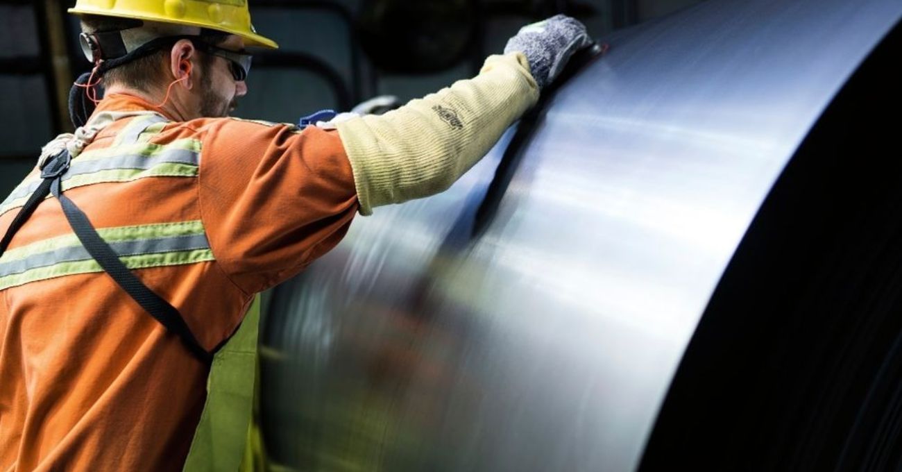 Cleveland-Cliffs asegura contratos de acero a largo plazo con fabricantes de autos
