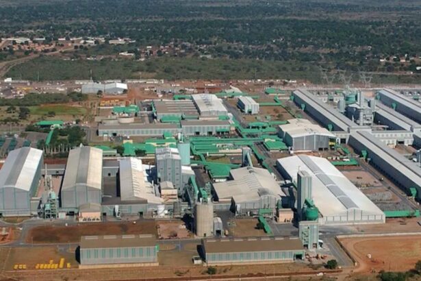 Riesgo en Mozambique: Cierre de planta de aluminio pone empleos en peligro