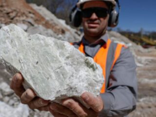"El Dorado" del litio en Brasil: Valioso mineral atrae inversiones globales.